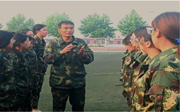 Beat365唯一官方网站开展“传帮带”式新入职辅导员培训day5