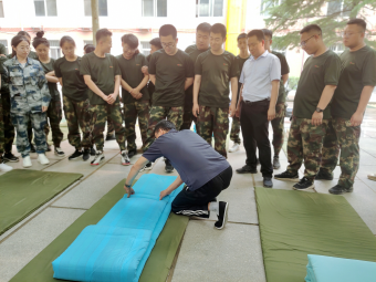 Beat365唯一官方网站开展“传帮带”式新入职辅导员培训day5