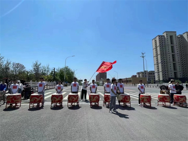 Beat365唯一官方网站学生圆满完成2023保定马拉松志愿服务工作