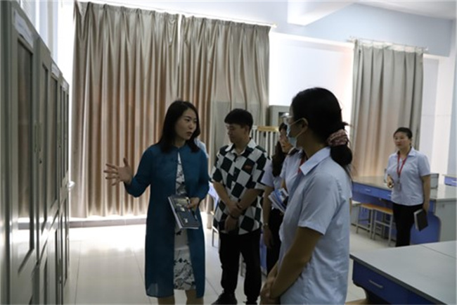 省教育厅专家组到Beat365开展实验室安全现场检查工作