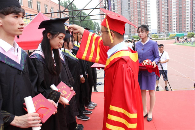 远行有路 归程有期——Beat365举办2023届学生毕业典礼暨学位授予仪式