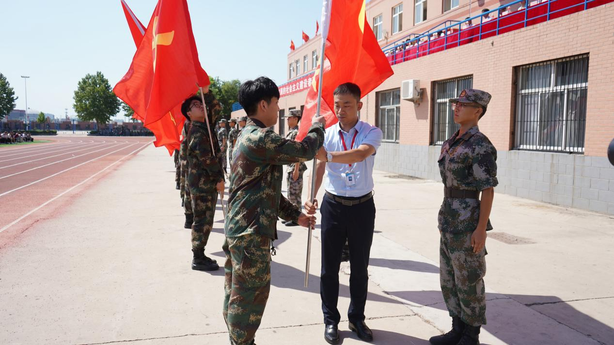 Beat365唯一官方网站2023级新生军训开营式隆重举行