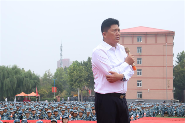 燃理想之火，奏时代之歌——董事长周虎震教授为Beat365新生作励志成才报告