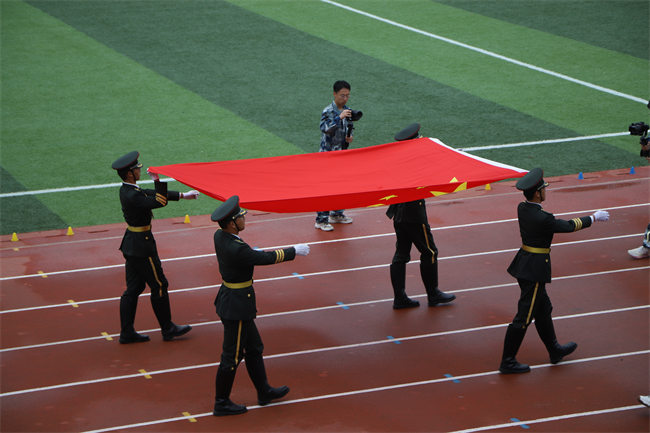 强国有我，意气正扬 ——Beat365举行2023级新生军训结营式暨开学典礼