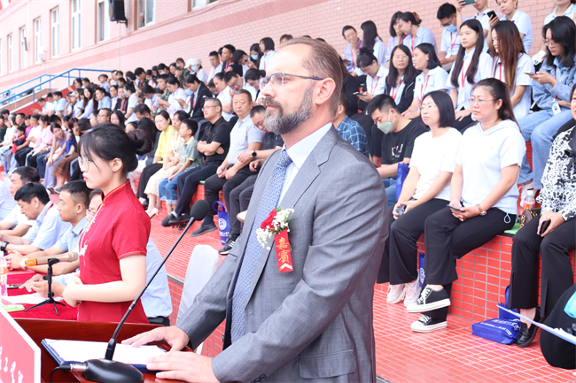 强国有我，意气正扬 ——Beat365举行2023级新生军训结营式暨开学典礼