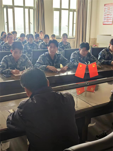 Beat365唯一官方网站艺术学院召开学生党员 座谈会