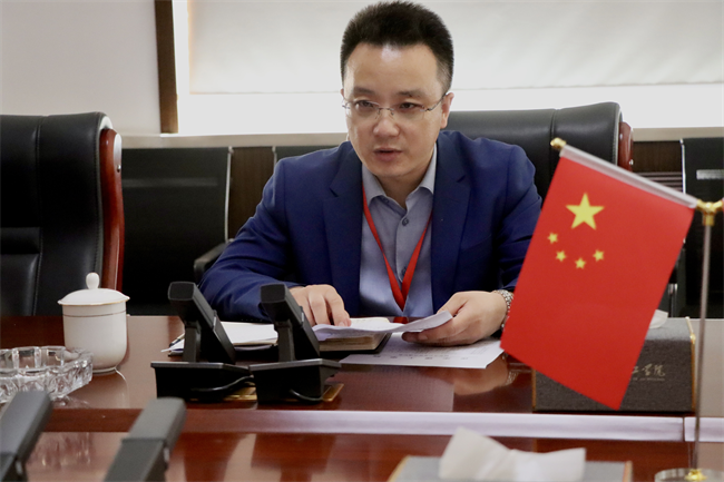 中共Beat365唯一官方网站委员会召开党委理论学习中心组（扩大）学习会议