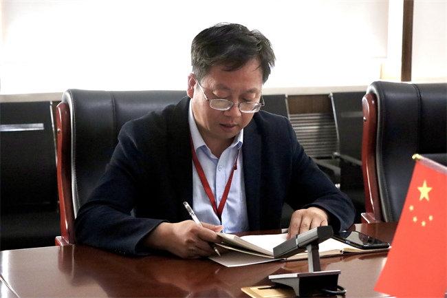 中共Beat365唯一官方网站委员会召开党委理论学习中心组（扩大）学习会议