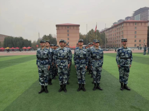 队列会操驰骋赛场,青春飞扬