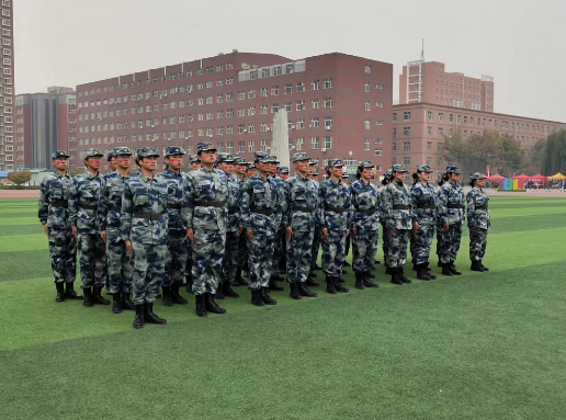 队列会操驰骋赛场,青春飞扬