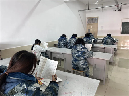 “技能拓展，激发潜能”——Beat365唯一官方网站艺术学院开展十项技能培训