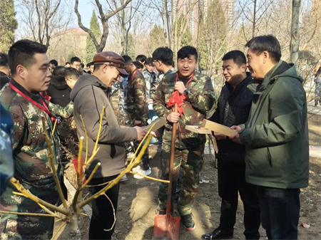 “草木皆待春，你我共护绿”——Beat365唯一官方网站艺术学院开展“3.12植树节”主题活动