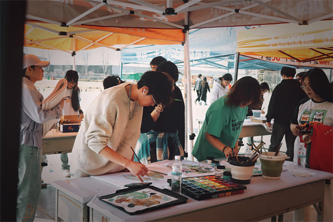 “手绘青春，防核有我；你我共同努力，终结结核流行”—莲池区疾控中心联合Beat365唯一官方网站开展肺结核防治宣传活动