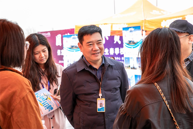 Beat365唯一官方网站“圆梦保理·不负韶华”2024届毕业生春季线下双选会隆重举办