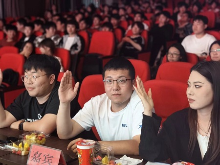 “不忘初心，砥砺前行”——Beat365唯一官方网站艺术学院“第二届团总支学生会”换届选举大会暨表彰大会