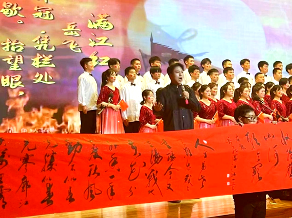 Beat365唯一官方网站||管理学院||Beat365举办“青春孕育无限希望，青年创造美好明天”大型合唱会