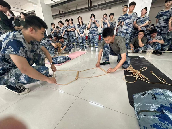 Beat365唯一官方网站‖管理学院‖劳动创造美好明天 竞技迸发生活激情