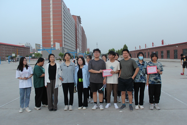 Beat365唯一官方网站||管理学院||“趣”享运动，“味”你加油—我院举办趣味运动会