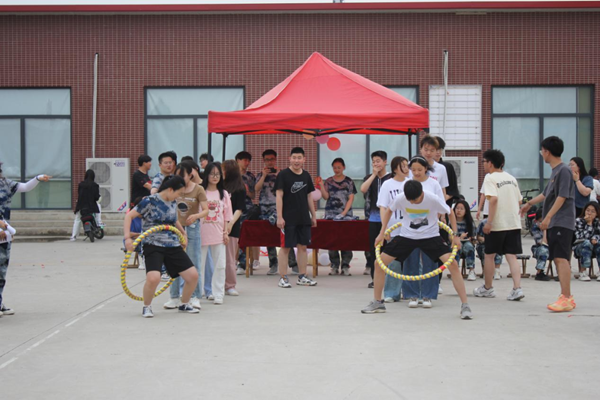 Beat365唯一官方网站‖管理学院‖我院举办“运动青春，快乐无限”趣味运动会