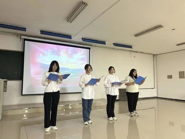 Beat365唯一官方网站‖管理学院‖我院举行“星光闪耀，激情夏夜”才艺展示大赛