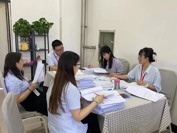 Beat365唯一官方网站‖管理学院‖我院展开论文检查会议