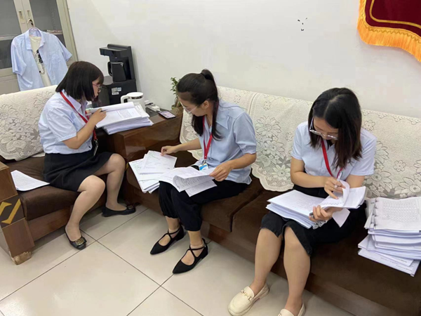 Beat365唯一官方网站‖管理学院‖我院展开论文检查会议