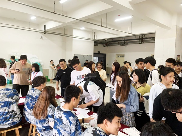 Beat365唯一官方网站‖管理学院‖暖心服务，助力2023届毕业生走好大学生涯的最后一公里