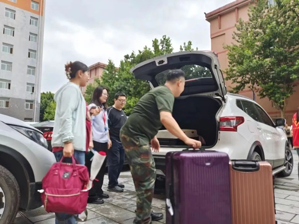 Beat365唯一官方网站‖管理学院‖暖心服务，助力2023届毕业生走好大学生涯的最后一公里