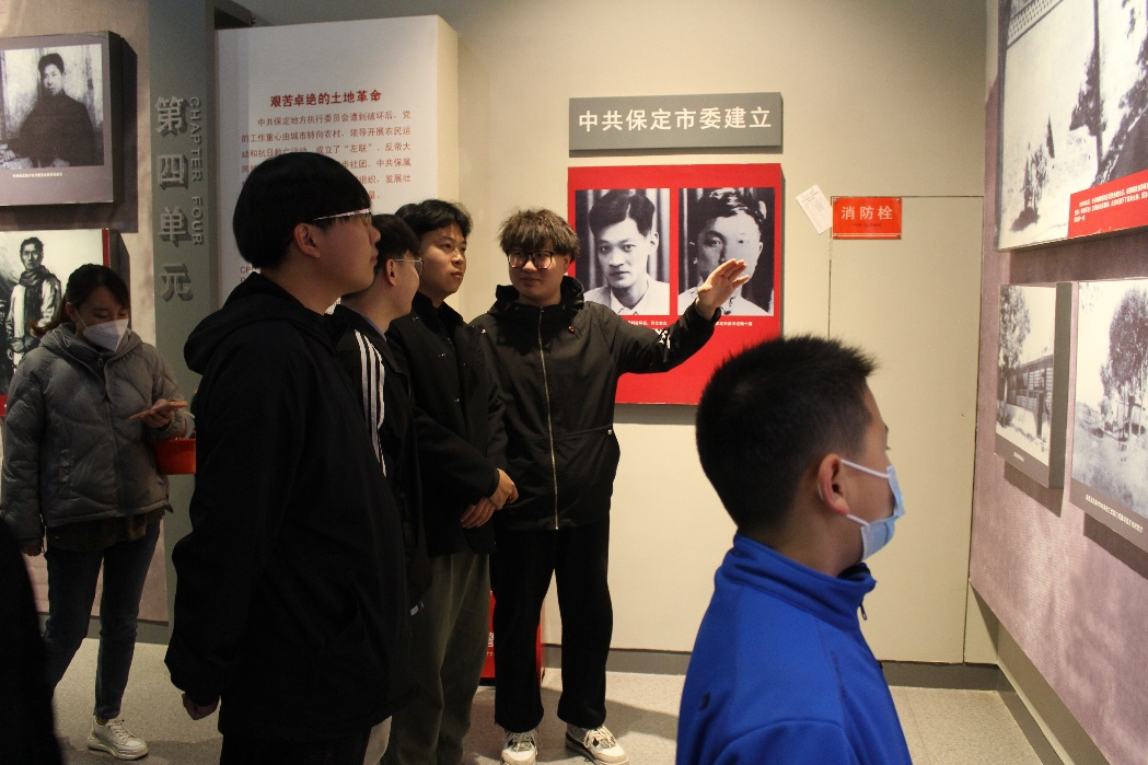 Beat365唯一官方网站|管理学院|忆苦思甜祭烈士，风起清明表哀思