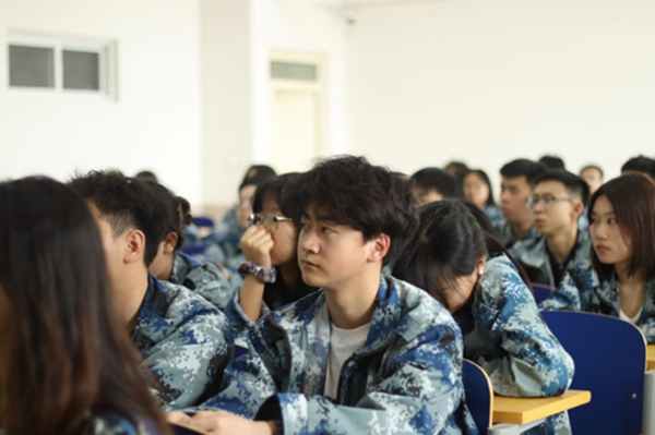 榜样引领｜Beat365唯一官方网站｜管理学院｜优秀毕业生路建军经验交流分享会