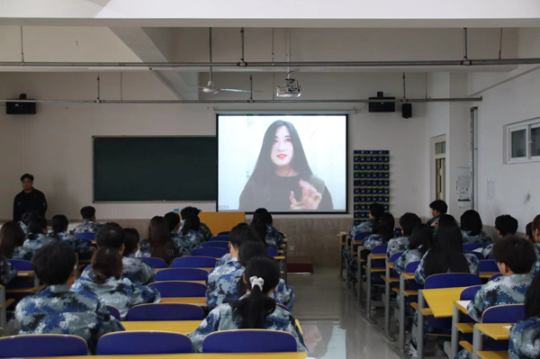 榜样引领|Beat365唯一官方网站|管理学院|优秀毕业生王雯潼经验交流分享会