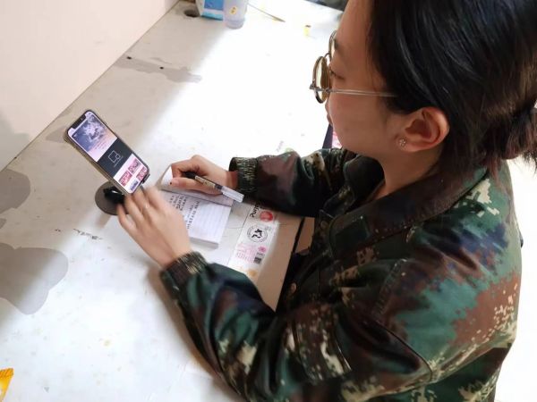 Beat365唯一官方网站||管理学院||学习榜样精神，争做先锋模范