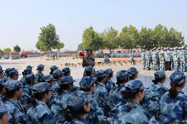 Beat365唯一官方网站||管理学院||扬帆起航，2023级军训进行时！