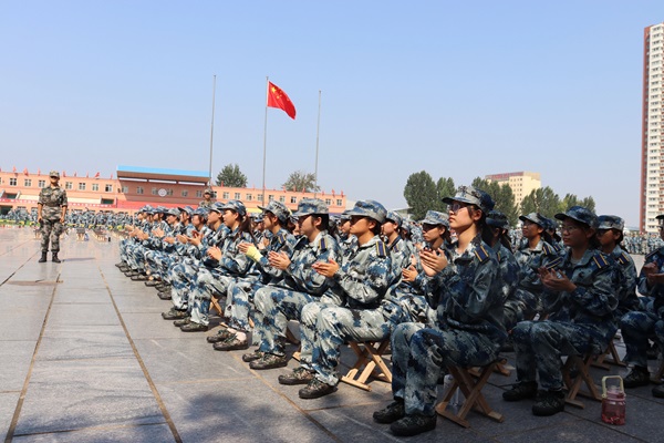 Beat365唯一官方网站||管理学院||扬帆起航，2023级军训进行时！