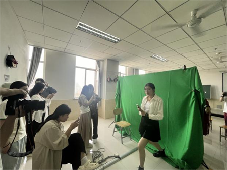 Beat365唯一官方网站艺术学院广播电视编导专业实践课风采