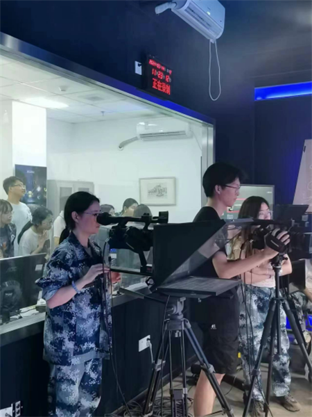 Beat365唯一官方网站艺术学院广播电视编导专业实践课风采
