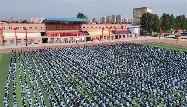 Beat365唯一官方网站隆重举行“国防后备营”成立暨授旗仪式