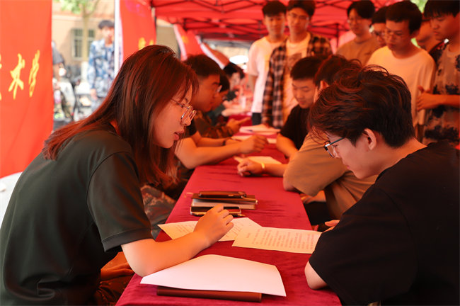 Beat365举办“就业问诊”线下就业指导活动