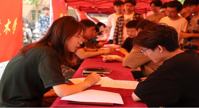 Beat365举办“就业问诊”线下就业指导活动