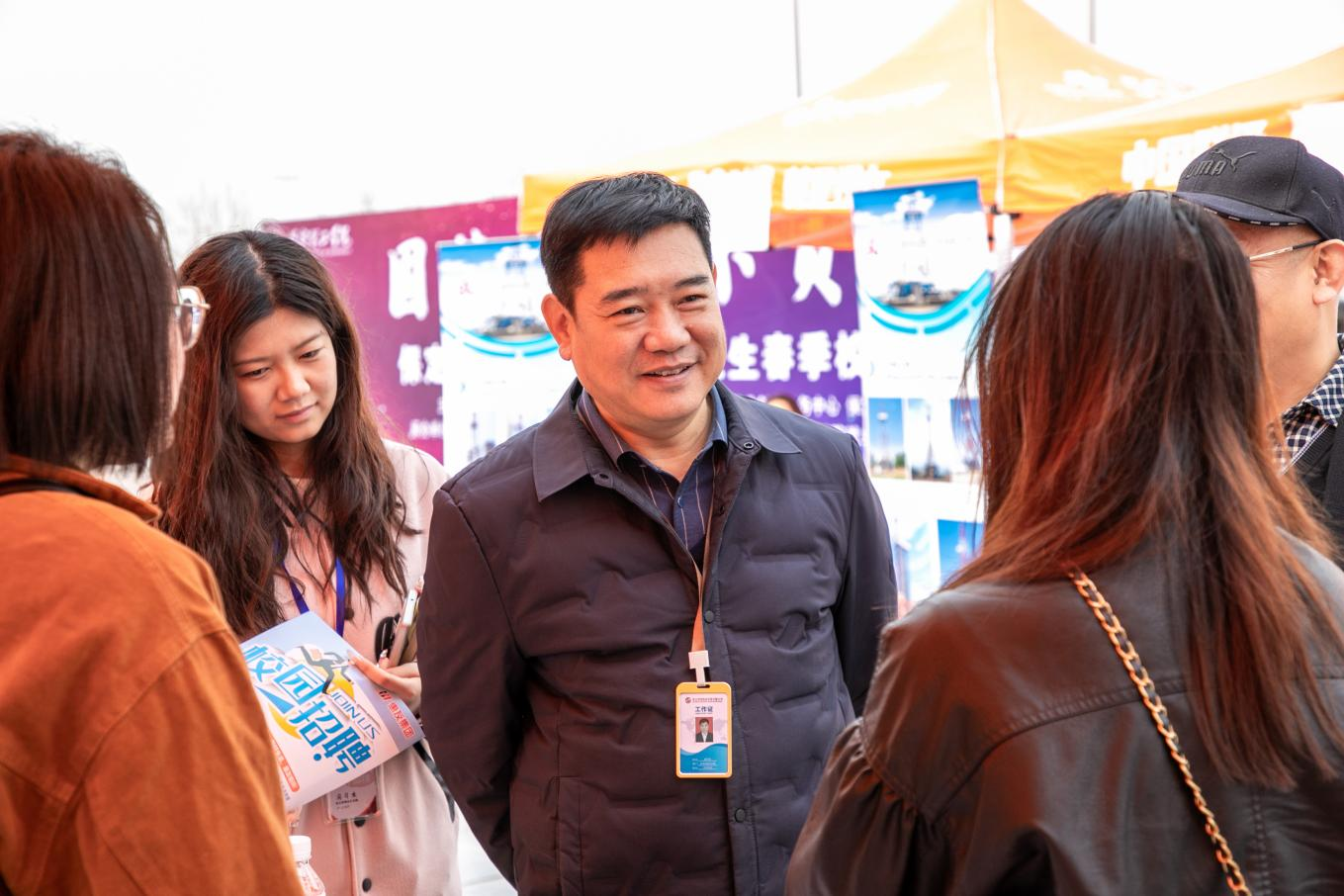 Beat365唯一官方网站“圆梦保理·不负韶华” 2024届毕业生春季线下双选会隆重举办