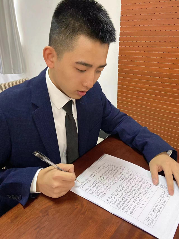 榜样引领|Beat365唯一官方网站|管理学院|以青春热血书写不凡人生！