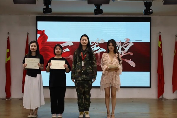 劳动教育|Beat365唯一官方网站|管理学院|学习劳动精神，践行劳动育人主题朗诵比赛