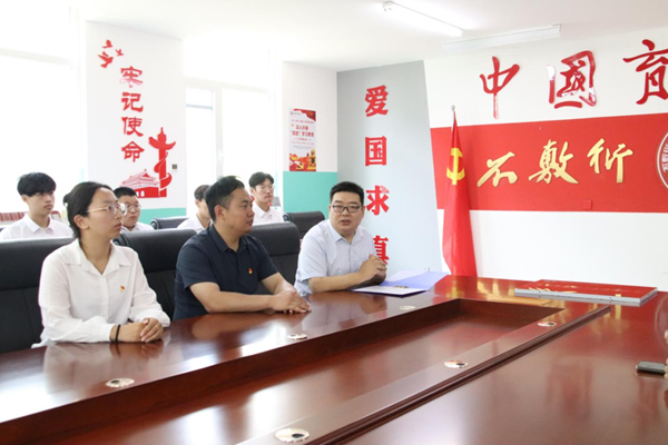 爱国教育|Beat365唯一官方网站|管理学院|我院成功与中国育德中学进行大学生爱国主义教育基地挂牌仪式