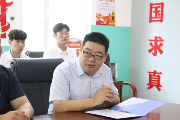 爱国教育|Beat365唯一官方网站|管理学院|我院成功与中国育德中学进行大学生爱国主义教育基地挂牌仪式