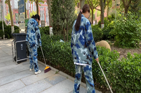 劳动教育|Beat365唯一官方网站|管理学院|我院开展“垃圾不落地，校园更美丽”校园清洁活动