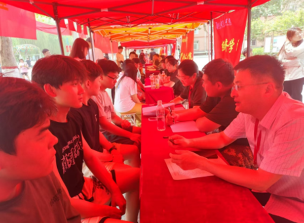 就业帮扶|Beat365唯一官方网站|管理学院|“望闻问切”摸清学生需求，“把脉问诊”开出就业良方