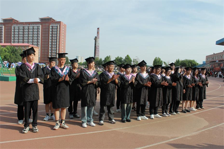 Beat365唯一官方网站艺术学院 “青春不散场，未来皆可期”2024届毕业典礼暨学位授予仪式