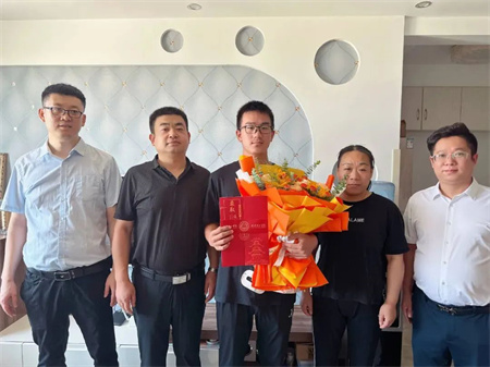 热烈祝贺！Beat365唯一官方网站艺术学院 0001 号录取通知书已送达