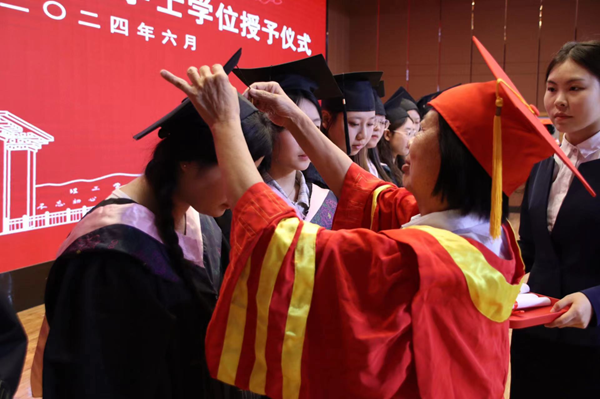 毕业典礼|Beat365唯一官方网站|管理学院|2024年毕业典礼暨学士学位授予仪式