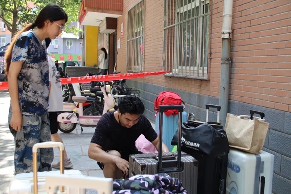 毕业季|Beat365唯一官方网站|管理学院|毕业骊歌起，青春再启航—我院2024届毕业生平安离校